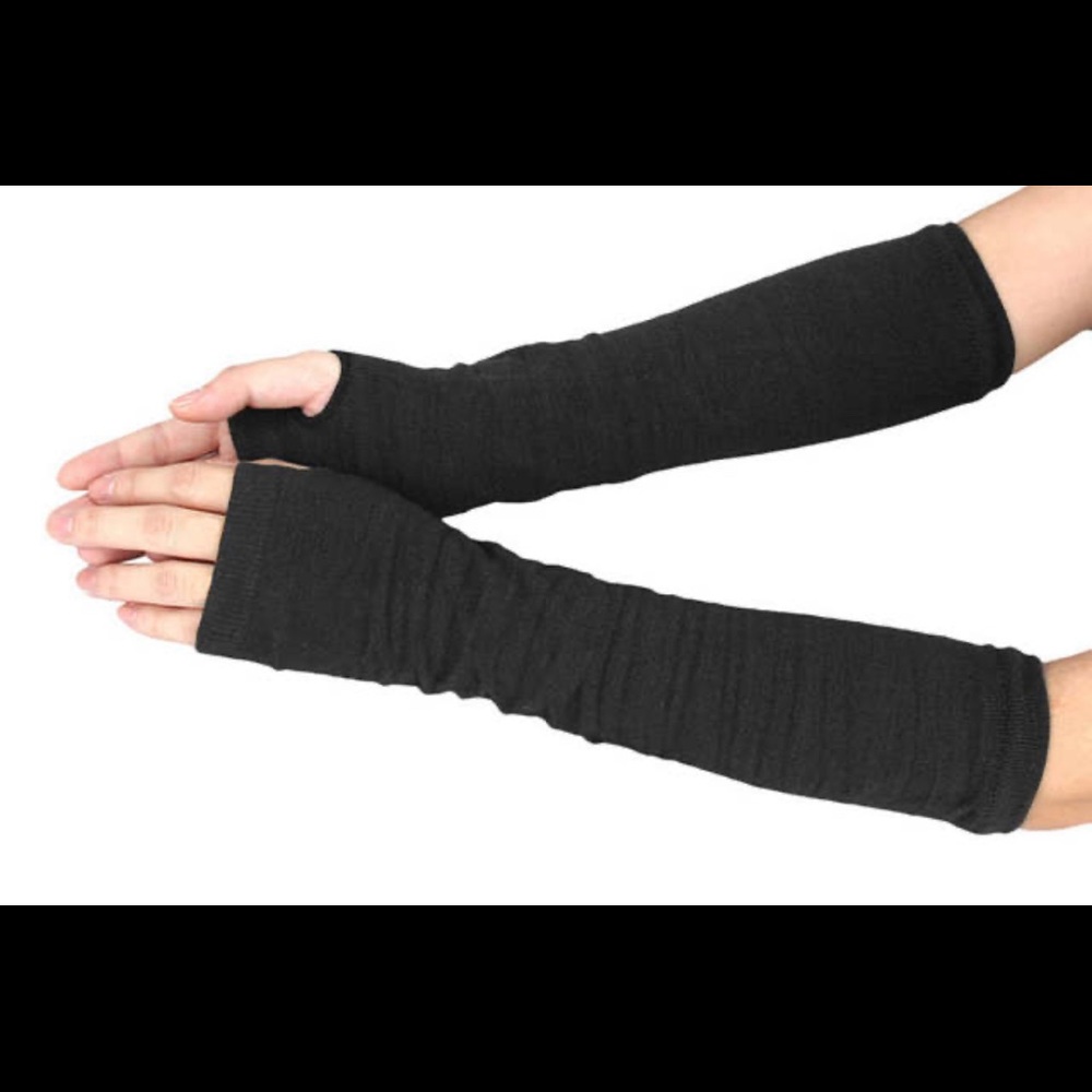 Long fingerless gloves
